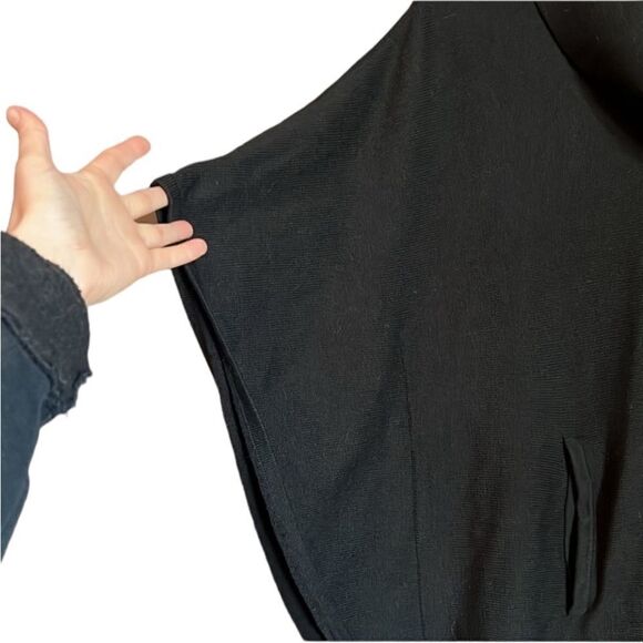 White House Black Market Black knit Poncho.‎ Size xs - Picture 7 of 8